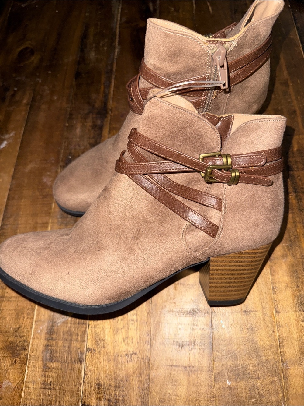 Size 7 Life Stride Shock Absorption Ankle Boot. New without Tags